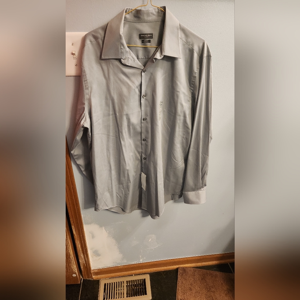 🍉Van Heusen Men's Gray Shirt